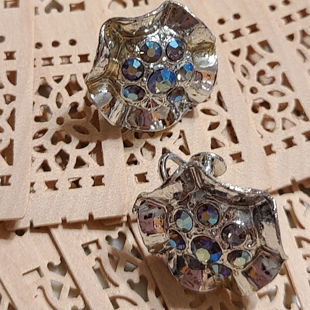 Vintage Earrings Screw backing
